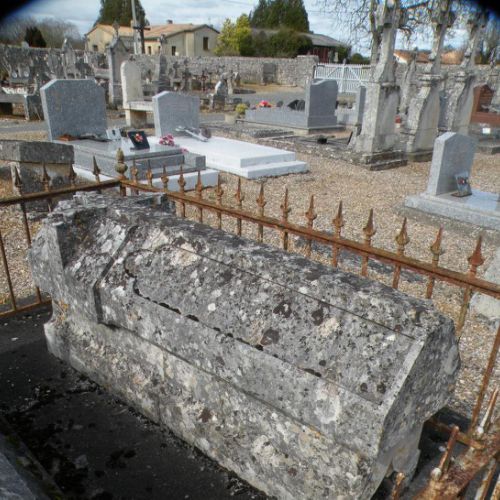 Sépulture de LA RAFFINIÈRE Olivier Macoux RIVAUD de © https://cimetieresmellois.fr/